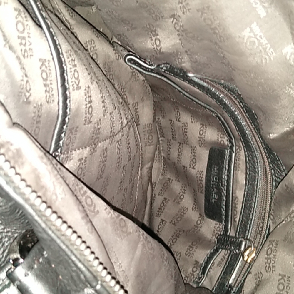 Michael Kors Bag EUC - Picture 9 of 10